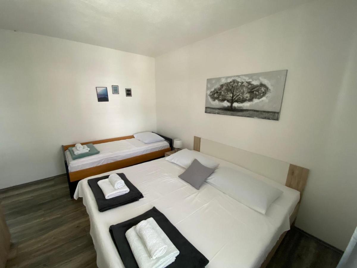 Apartmani Juricev Vodice Rom bilde