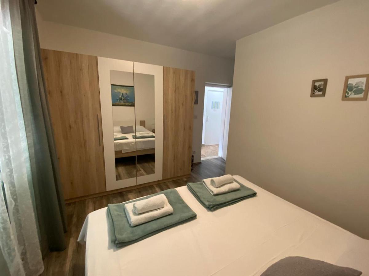 Apartmani Juricev Vodice Rom bilde