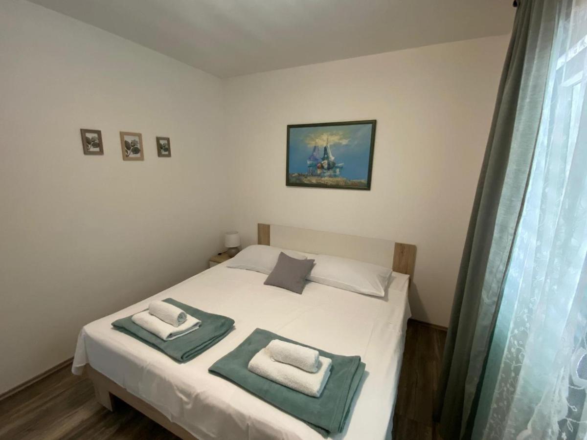 Apartmani Juricev Vodice Rom bilde