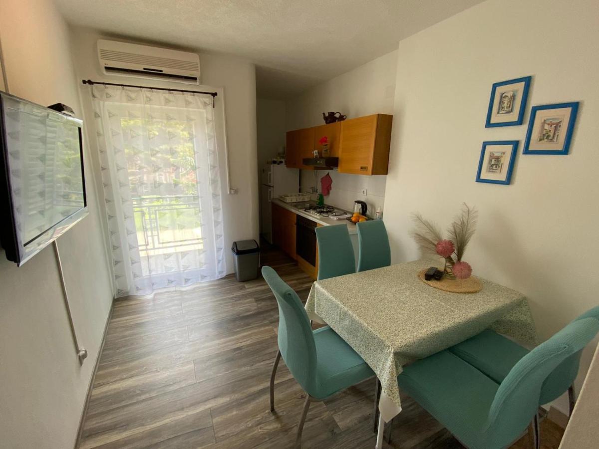 Apartmani Juricev Vodice Rom bilde